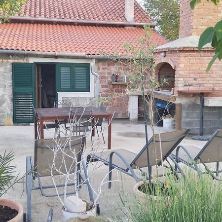 Stone House Vlasta Drnis Exterior photo