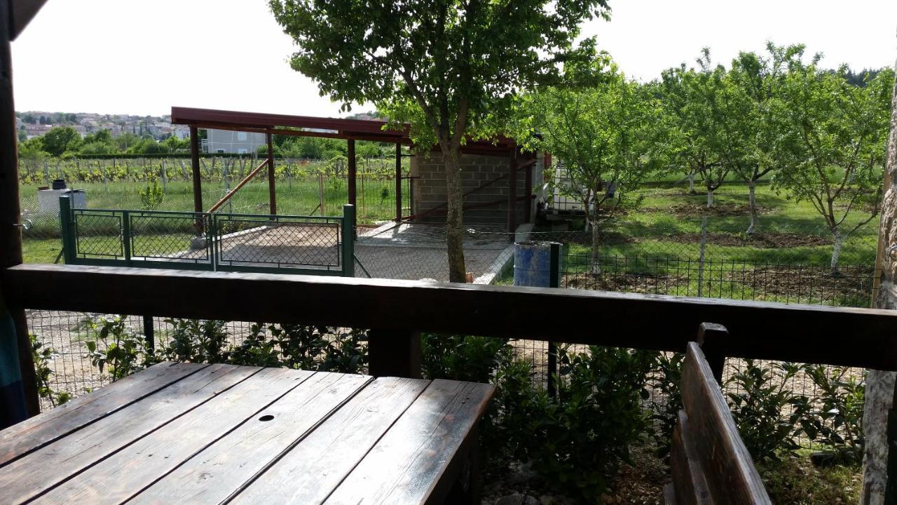 Stone House Vlasta Drnis Exterior photo