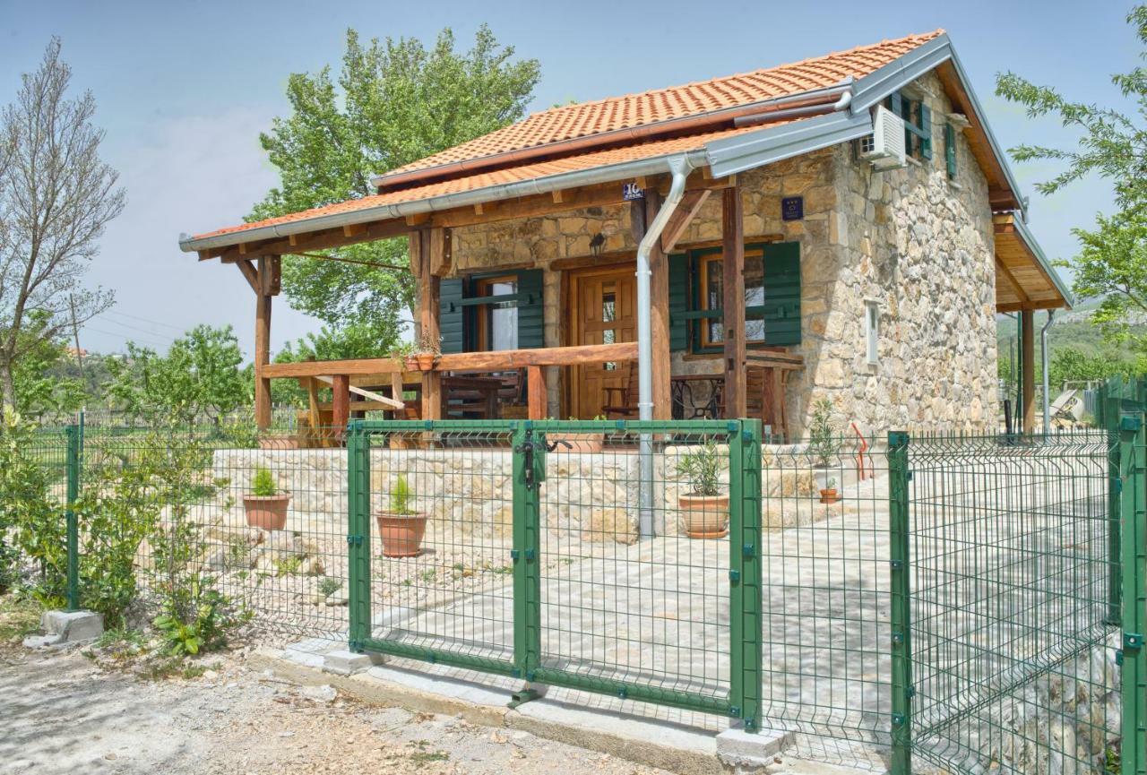 Stone House Vlasta Drnis Exterior photo