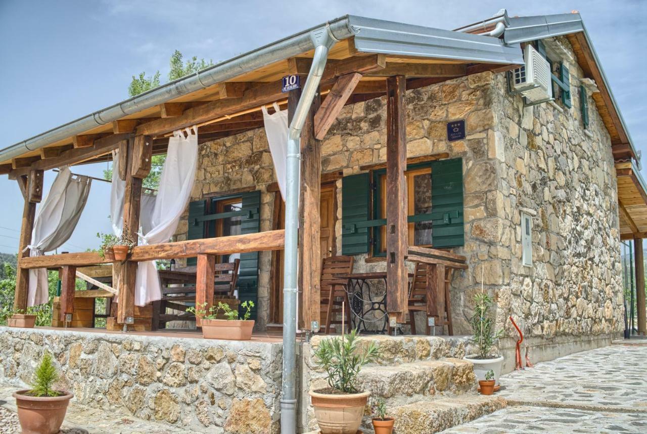 Stone House Vlasta Drnis Exterior photo