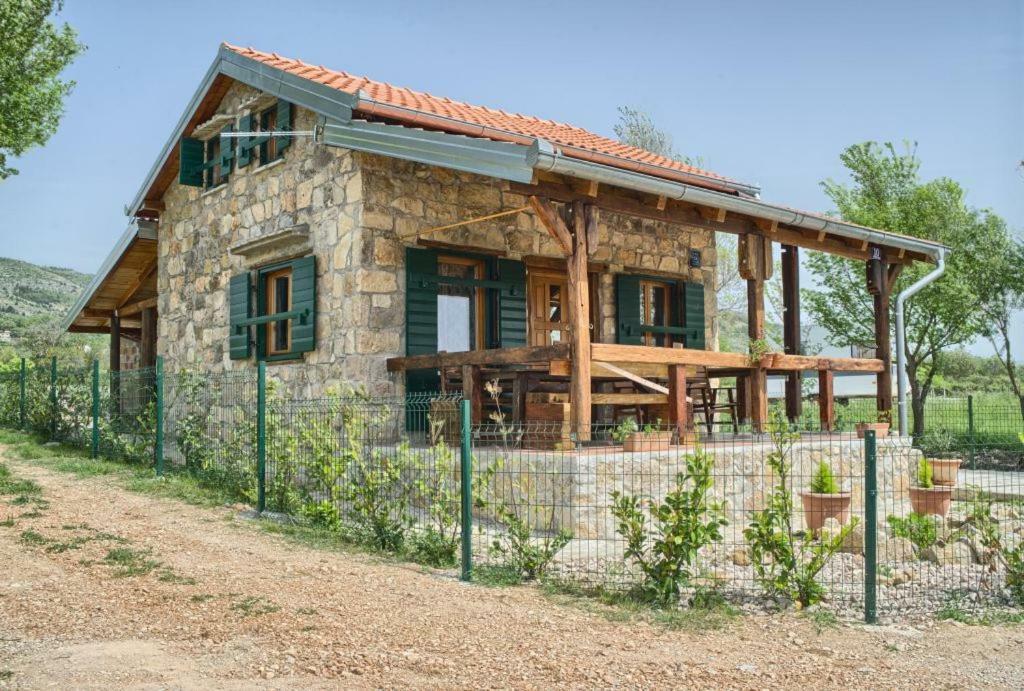 Stone House Vlasta Drnis Exterior photo